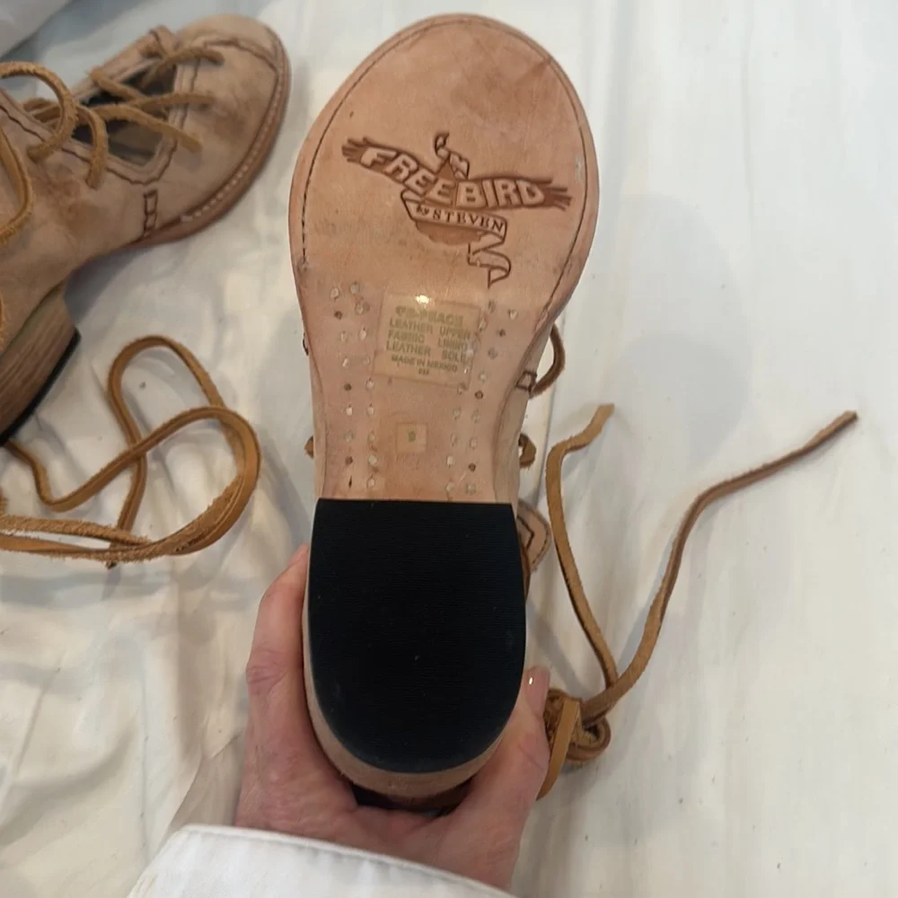 NWT  Freebird Peace lace up shoes - Picture 11 of 12